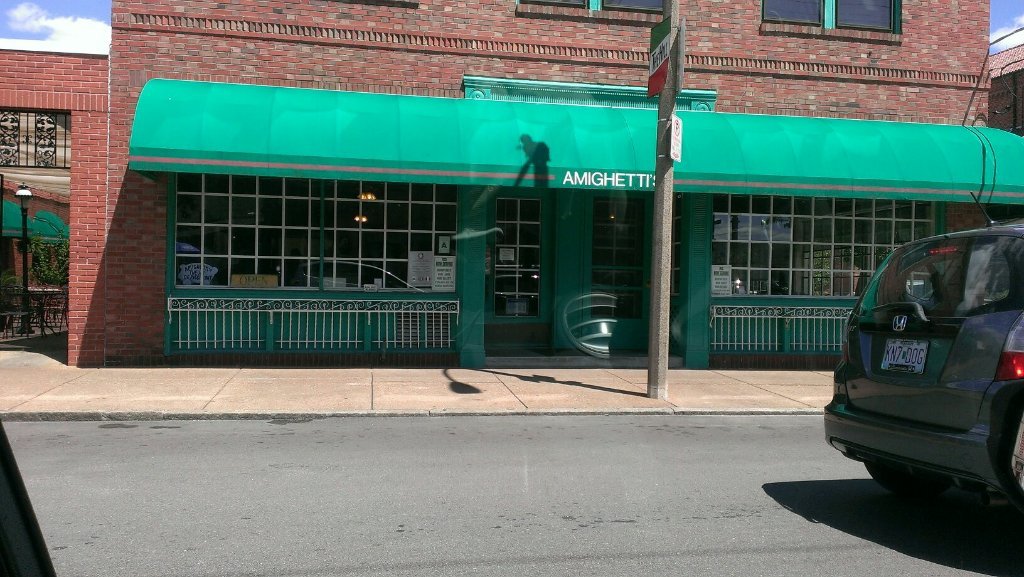 Amighetti`s Cafe and Bakery